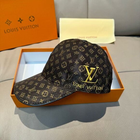 Louis Vuitton Women’s cap main image 5